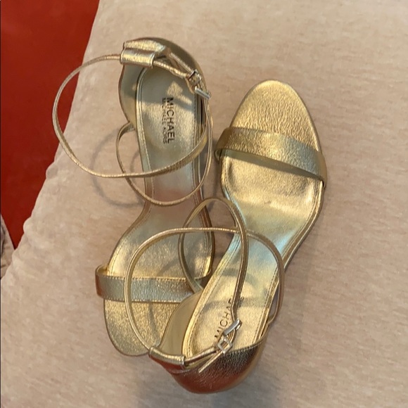 Gold heels MK - Picture 2 of 6
